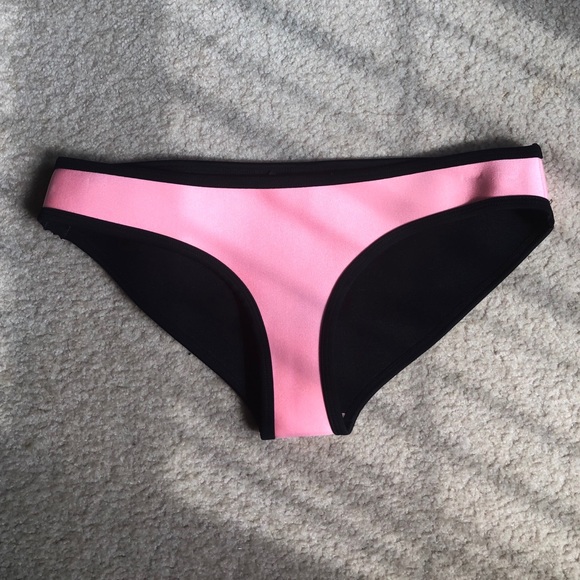 triangl swimwear Other - Triangl bikini bottom Xs small triangl swimwear Other - Triangl bikini bottom Xs small